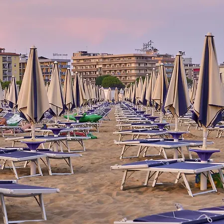 Lägenhet Flat With Shared Barbecue Bibione