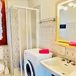 Flat With Shared Barbecue Apartment *